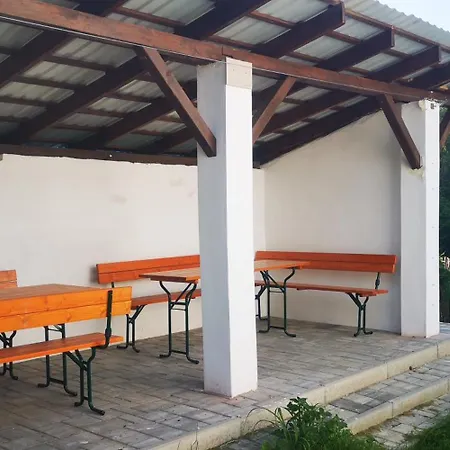 Pusztakisfalu Vendeghaz 2 *